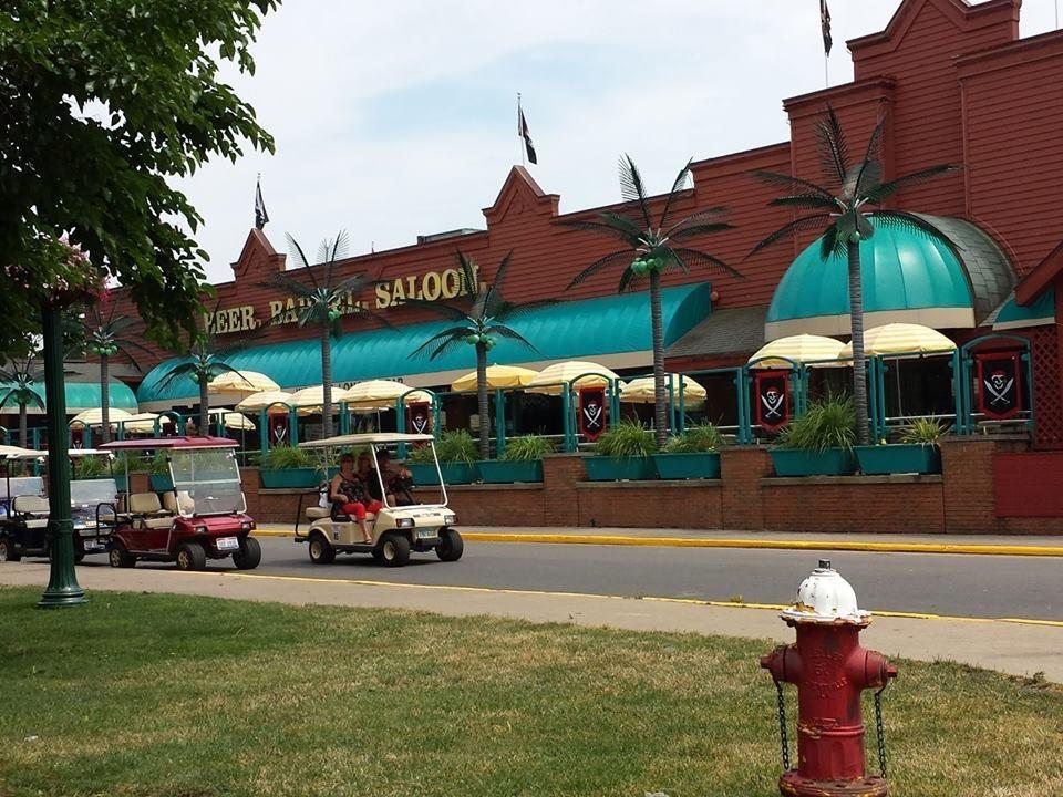 Ahoy Inn Guesthouse Put-in-Bay Exterior photo